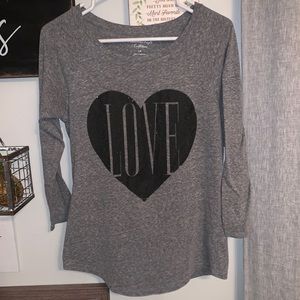American Eagle “LOVE” 3/4 length top